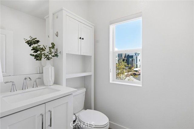 Detail Gallery Image 18 of 60 For 253 Sash, Irvine,  CA 92618 - 2 Beds | 2/1 Baths