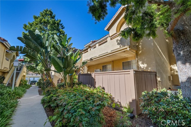 Detail Gallery Image 2 of 38 For 78 Costero Aisle #301,  Irvine,  CA 92614 - 2 Beds | 2 Baths