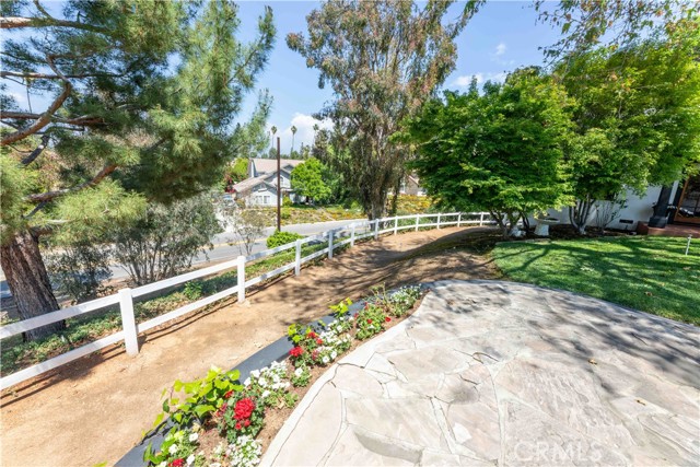 1615 Halsey Street, Redlands CA: https://media.crmls.org/medias/56101156-f18f-400f-ad87-78af8cdb1de7.jpg
