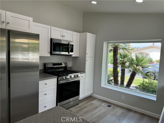 Detail Gallery Image 4 of 45 For 74909 Reins Rd, Thousand Palms,  CA 92276 - 2 Beds | 2 Baths