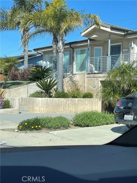 Listing Details for 169 Via Los Altos, Redondo Beach, CA 90277