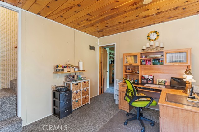 328 Wylerhorn Drive, Crestline CA: https://media.crmls.org/medias/5611434e-6a13-46ca-b4c3-ff1378f2e486.jpg
