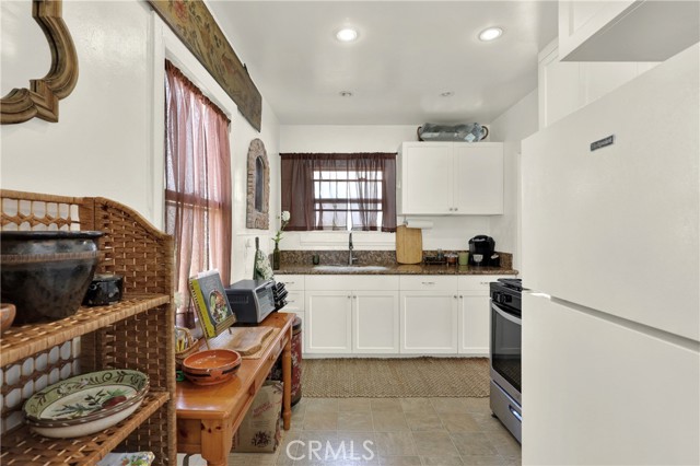 834 15th Street, Hermosa Beach CA: https://media.crmls.org/medias/5612ace3-6daf-4c9e-928f-980c297288c1.jpg