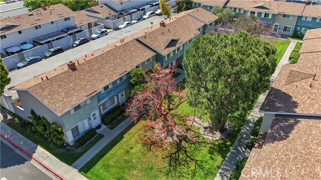 Detail Gallery Image 4 of 16 For 19847 Kingswood Ln, Huntington Beach,  CA 92646 - 2 Beds | 1/1 Baths