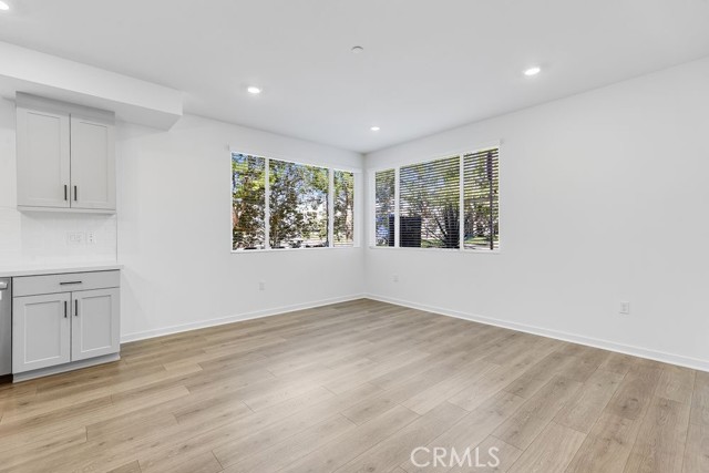 980 N Tangent Privado, Ontario CA: https://media.crmls.org/medias/56139844-38ee-4436-a6f4-56b5f4abb0ad.jpg