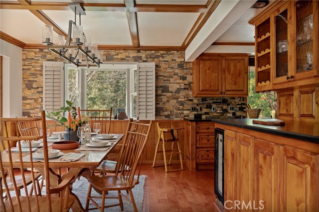 Detail Gallery Image 15 of 45 For 915 Trinity, Lake Arrowhead,  CA 92352 - 5 Beds | 3/1 Baths