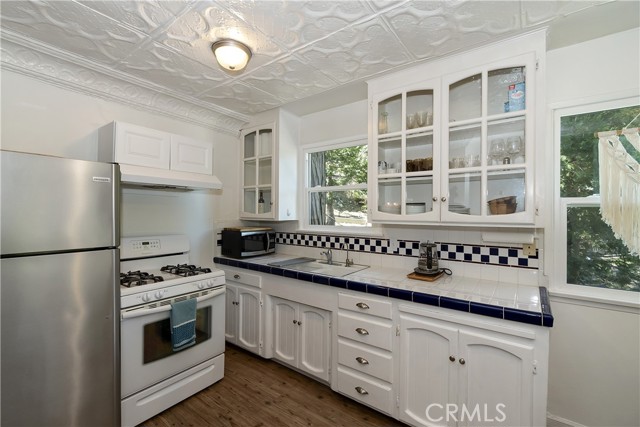 Detail Gallery Image 11 of 42 For 238 Bluebell, Lake Arrowhead,  CA 92352 - 5 Beds | 2 Baths