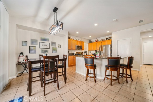 Detail Gallery Image 9 of 24 For 1379 Grapeseed, Beaumont,  CA 92223 - 3 Beds | 2/1 Baths