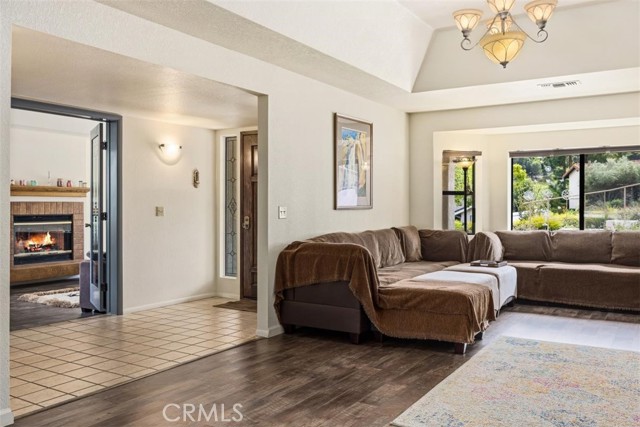 Detail Gallery Image 16 of 68 For 156 Anacapa Cir, San Luis Obispo,  CA 93405 - 3 Beds | 3/1 Baths