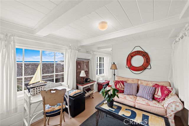 31925 S COAST Highway, Laguna Beach CA: https://media.crmls.org/medias/56154712-fbbd-45b8-a35c-5609710a38dd.jpg