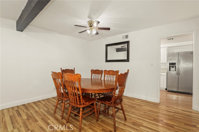 Detail Gallery Image 8 of 38 For 33 Northwoods Ln, La Crescenta,  CA 91214 - 3 Beds | 2/1 Baths