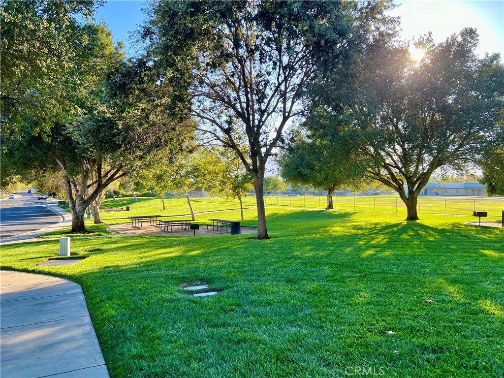 https://media.crmls.org/medias/56173e2d-460b-4a0f-915d-72b06e149124.jpg?preset=X-Large