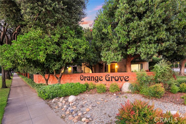 242 N Orange Grove Boulevard, Pasadena CA: https://media.crmls.org/medias/56177db1-9e20-4235-86ab-263f58811e2b.jpg