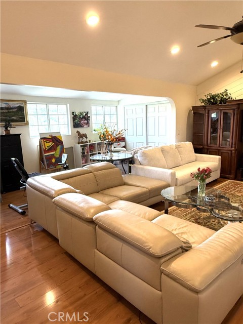 Detail Gallery Image 17 of 27 For 5156 Campo, Woodland Hills,  CA 91364 - 4 Beds | 4 Baths