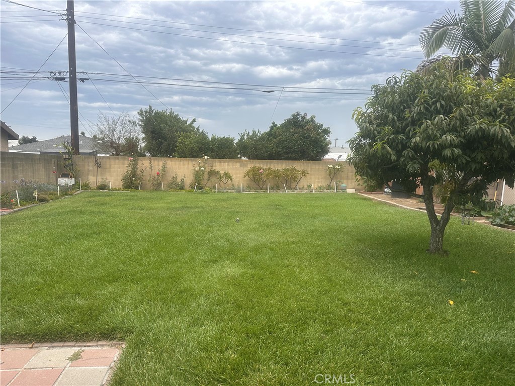 https://media.crmls.org/medias/561875d7-21d0-4f02-b4e5-903b4819f9ce.jpg?preset=X-Large