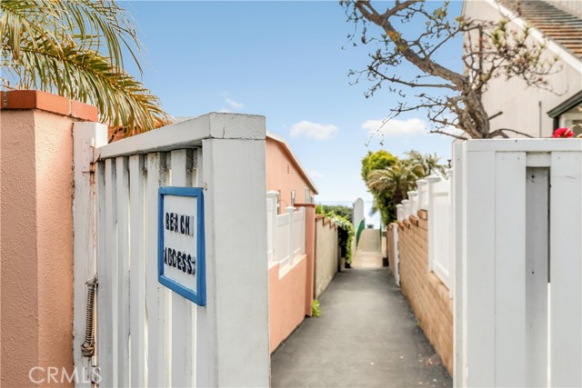 31032 Aliso Circle, Laguna Beach CA: https://media.crmls.org/medias/5618cc47-06c1-4489-9fb0-8ff9e31a147c.jpg