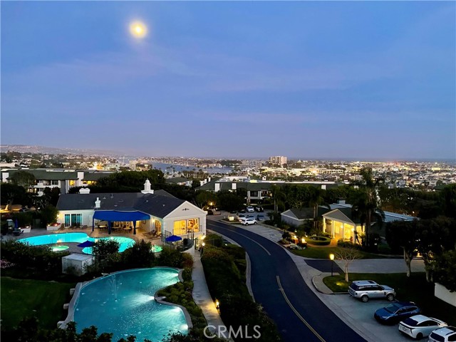 102 Scholz, Newport Beach CA: https://media.crmls.org/medias/5618f1dd-cf0b-4878-a324-5bc2c4951220.jpg