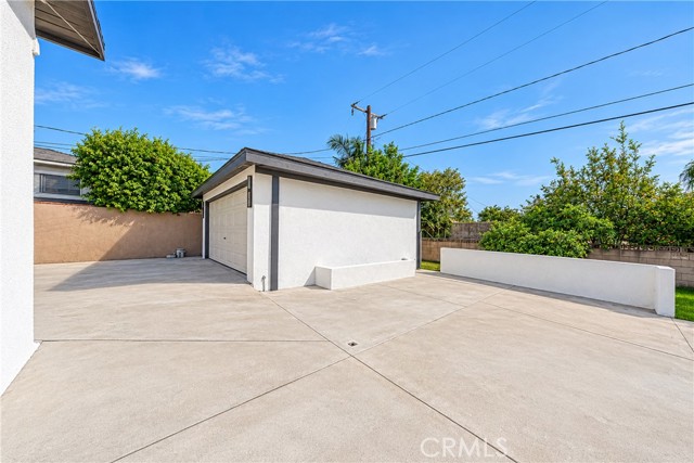 324 West Chestnut photo 37