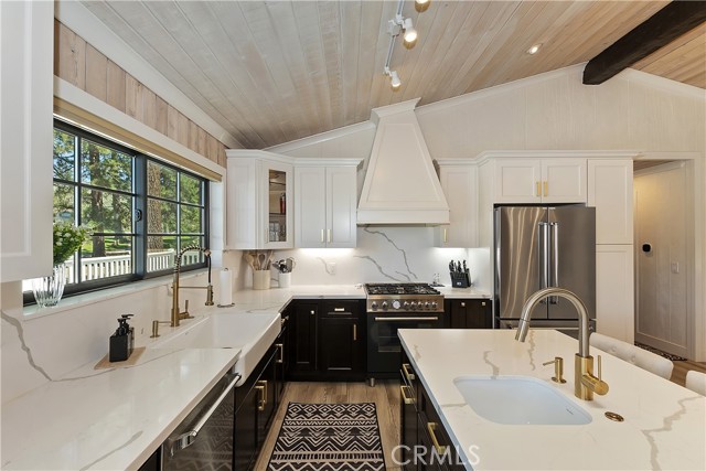 Detail Gallery Image 17 of 50 For 1053 Club View Dr, Big Bear Lake,  CA 92315 - 2 Beds | 2 Baths