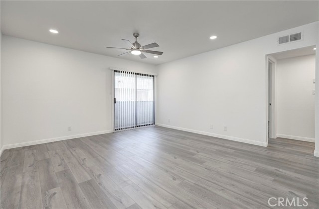 Detail Gallery Image 3 of 28 For 8801 Willis Ave #60,  Panorama City,  CA 91402 - 3 Beds | 2 Baths