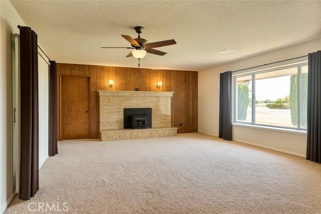 1515 W Avenue O12, Palmdale CA: https://media.crmls.org/medias/561ad17b-cf18-460a-af63-59f686be62ab.jpg