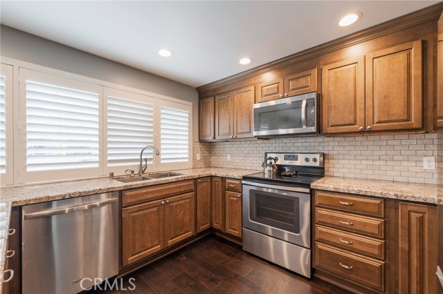 Detail Gallery Image 14 of 51 For 19322 Archfield Ln, Huntington Beach,  CA 92648 - 3 Beds | 2/1 Baths