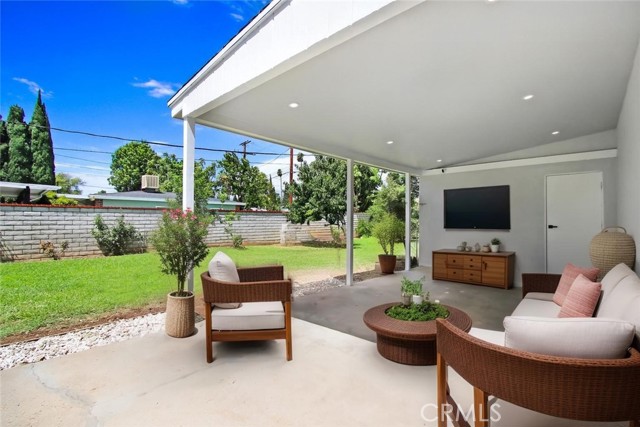 4061 Maplewood pl, Riverside CA: https://media.crmls.org/medias/561b6c58-205b-40f6-a7cf-b62b2781bc44.jpg