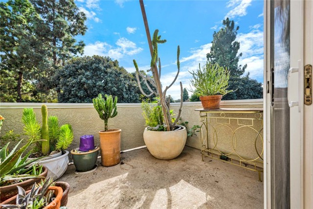 Detail Gallery Image 10 of 21 For 429 Deerfield, Irvine,  CA 92606 - 2 Beds | 1 Baths