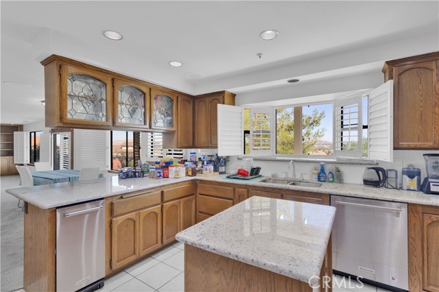 Detail Gallery Image 21 of 67 For 13685 Sierra Vista, Victorville,  CA 92395 - 3 Beds | 3 Baths