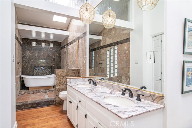 1733 Bayou Way, Seal Beach CA: https://media.crmls.org/medias/561ce060-ae86-4241-ac0e-12c9e05eda41.jpg
