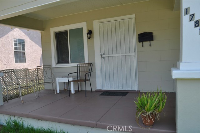 1789 N Pershing Avenue, San Bernardino CA: https://media.crmls.org/medias/561d4821-5397-40e9-9c65-c2463e531811.jpg
