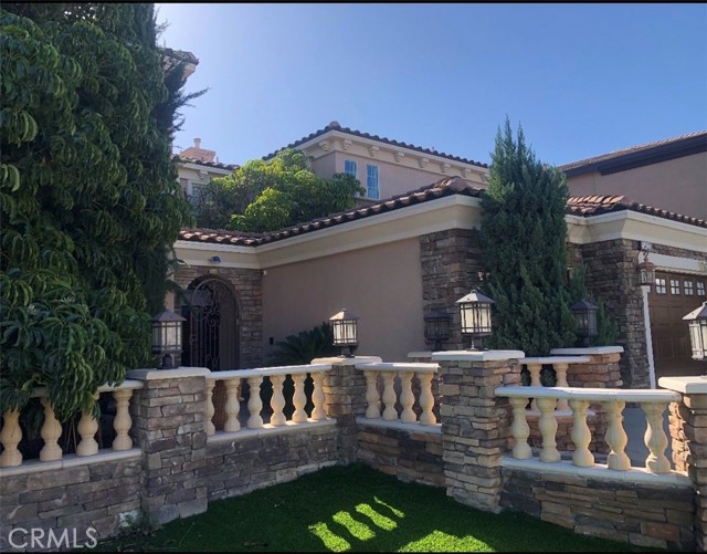 Detail Gallery Image 2 of 3 For 23422 Camino Terraza, Corona,  CA 92883 - 6 Beds | 4 Baths