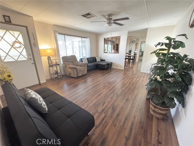 Detail Gallery Image 5 of 48 For 3945 Bradford #39,  La Verne,  CA 91750 - 2 Beds | 2 Baths
