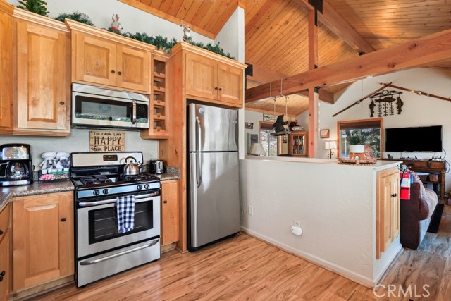 Detail Gallery Image 9 of 35 For 1218 Bow Canyon Ct, Big Bear Lake,  CA 92315 - 2 Beds | 1 Baths