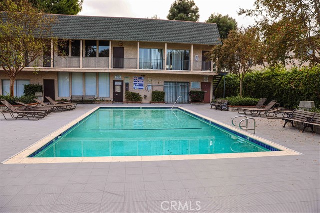 Detail Gallery Image 9 of 13 For 17151 Roscoe Bld #9,  Northridge,  CA 91325 - 2 Beds | 2 Baths