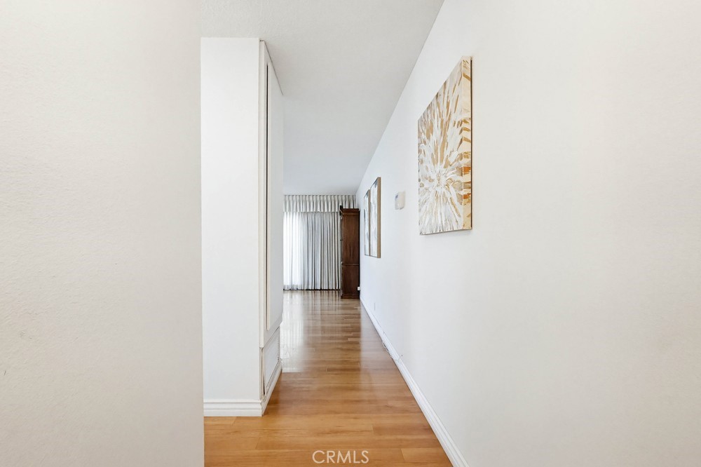 https://media.crmls.org/medias/562028fc-73d2-4472-bfd6-5a42a62c485f.jpg?preset=X-Large