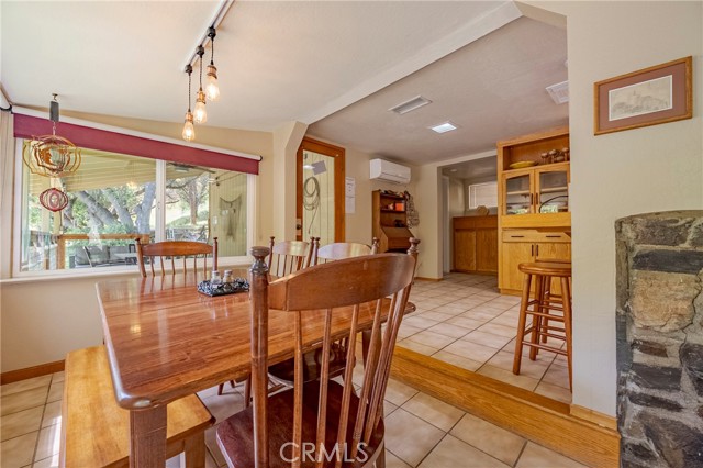 9977 Incline Road, El Portal CA: https://media.crmls.org/medias/56202f8e-2b86-4ab5-92f9-8f5999799f12.jpg