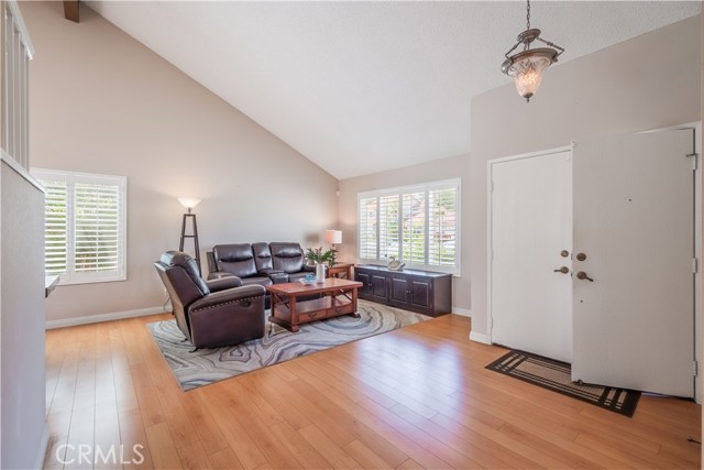 653 Rocking Horse Road, Walnut CA: https://media.crmls.org/medias/56203620-92ef-4d2e-92b0-ea409314f63a.jpg