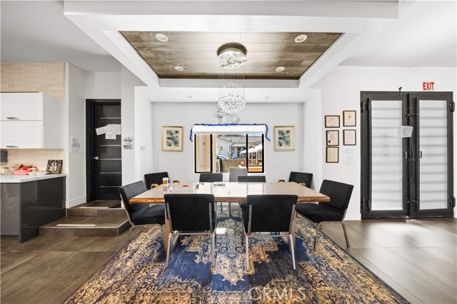 Detail Gallery Image 19 of 24 For 22913 Burbank, Woodland Hills,  CA 91367 - 11 Beds | 8 Baths