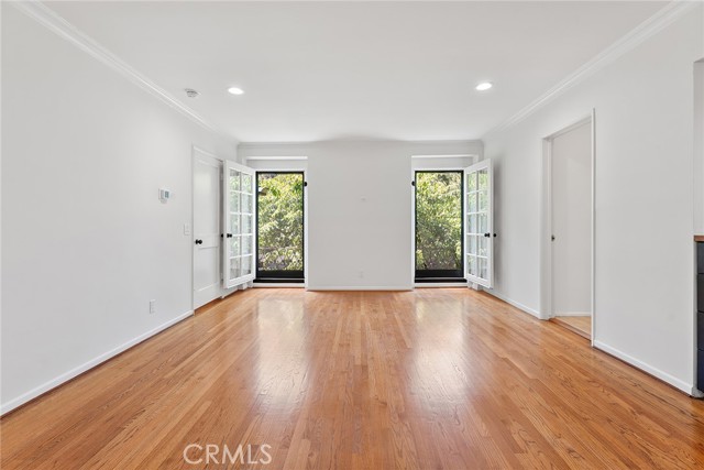 11053 Strathmore Drive, Westwood - Century City CA: https://media.crmls.org/medias/56206c2e-f0d9-4447-8dee-acf7d6211085.jpg