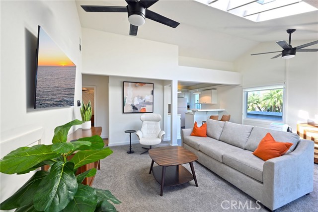 Detail Gallery Image 4 of 39 For 534 Legion, Laguna Beach,  CA 92651 - 2 Beds | 1 Baths