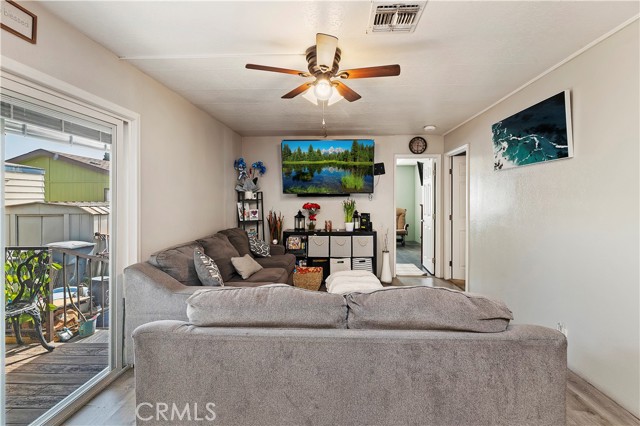 Detail Gallery Image 5 of 34 For 777 S Temescal St #73,  Corona,  CA 92879 - 4 Beds | 2 Baths