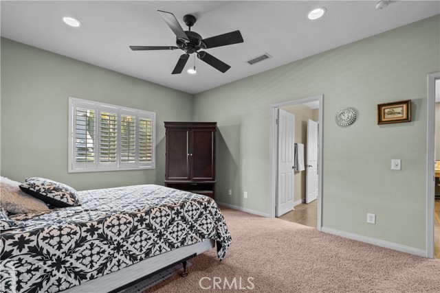 Detail Gallery Image 35 of 61 For 15355 Michael Crest Dr, Canyon Country,  CA 91387 - 5 Beds | 3/1 Baths