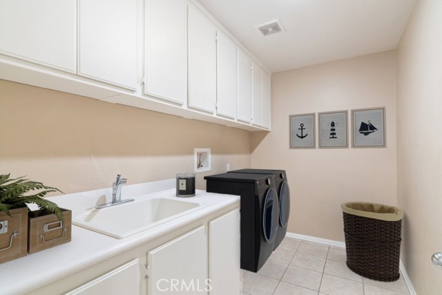 34106 San Sebastian Avenue, Murrieta CA: https://media.crmls.org/medias/562247ad-a6fd-418a-904c-28916bcfa19d.jpg
