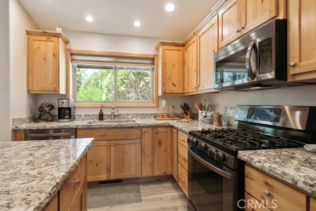 836 D Lane, Big Bear City CA: https://media.crmls.org/medias/5622a110-5e51-4d25-ba2f-aa63de2747ff.jpg