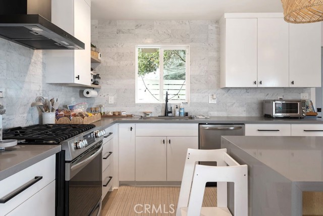 Detail Gallery Image 22 of 48 For 4028 Don Diablo, Los Angeles,  CA 90008 - 3 Beds | 2 Baths