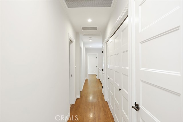 Detail Gallery Image 34 of 43 For 933 W Riviera Dr., Santa Ana,  CA 92705 - 3 Beds | 2/1 Baths