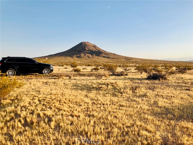 47230212 S of Johnson Road, Apple Valley CA: https://media.crmls.org/medias/5623e687-6909-4d7d-8f9f-ac81c261b6c2.jpg