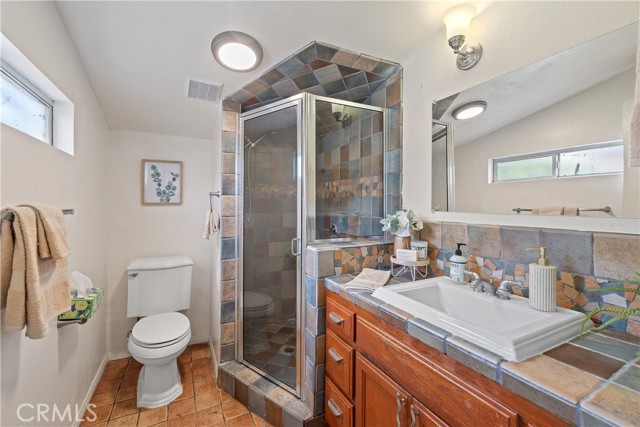 2420 Maine Avenue, Long Beach CA: https://media.crmls.org/medias/56249eb2-1e4b-4d02-a626-22fa78e7308a.jpg