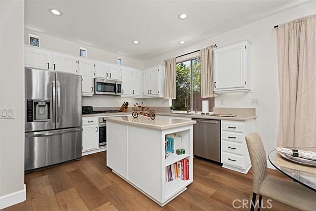 Detail Gallery Image 9 of 37 For 35 Colony Way, Aliso Viejo,  CA 92656 - 3 Beds | 2/1 Baths